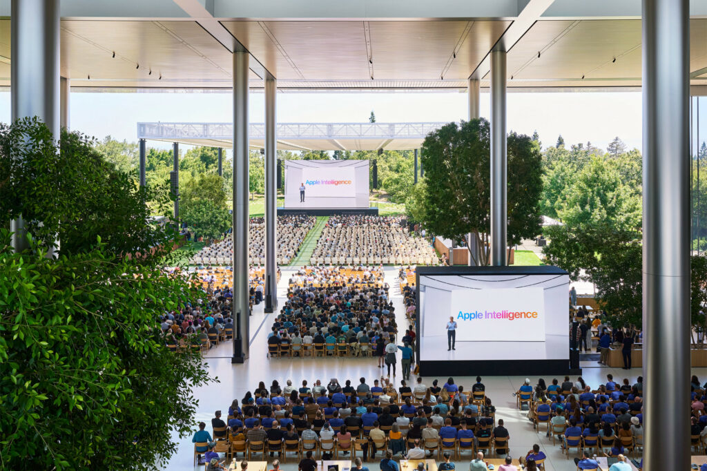 Apple WWDC24 event photos developers watch keynote 240610 big.jpg.large 2x.jpg