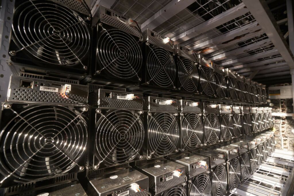 bitcoin mining asic machines.jpg